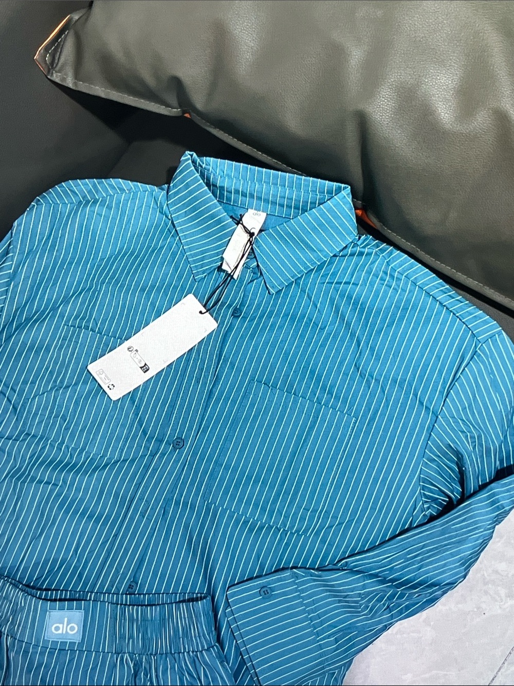 ALO Yoga Teal Blue Pinstripe Button-Down Shirt - Picture 2 of 9